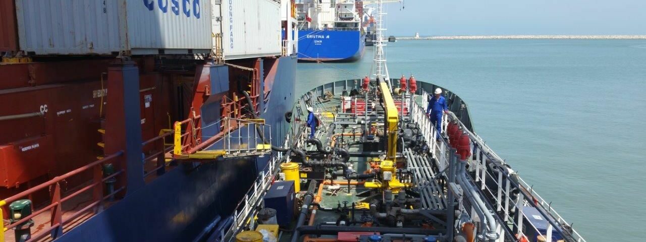 שיעבוד ימי ומעצר אוניות בישראל בגין חוב בשל אספקת דלק
